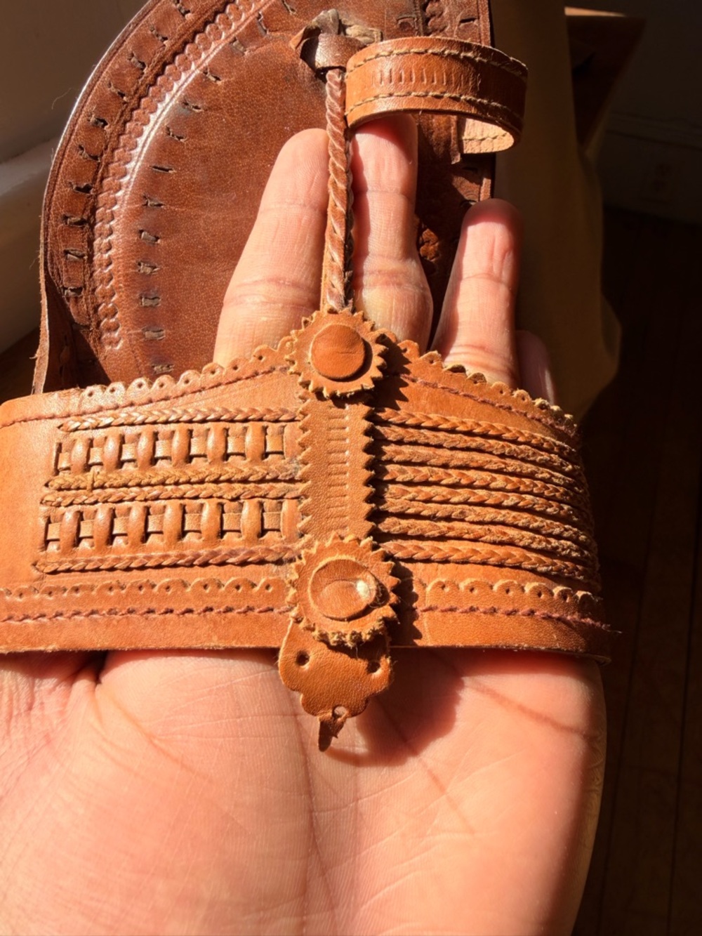 Handcrafted kolhapuri - Picture 6 of 9